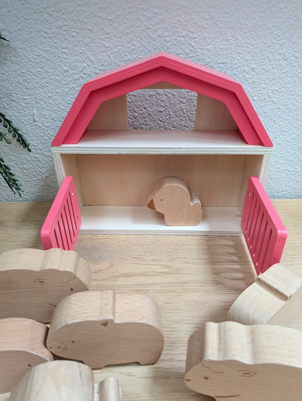KiwiCo Panda Crate Wooden Barn And Wooden Stacking Farm Animals
